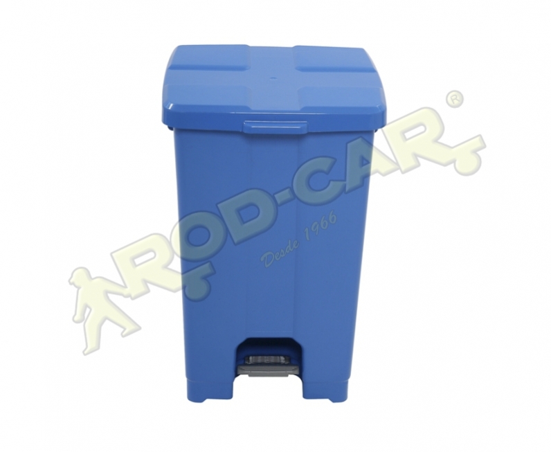 LIXEIRA COM PEDAL 60L CORES DIVERSAS