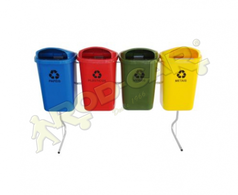 CONJUNTO PARA COLETA SELETIVA COM 4 CESTOS DE 50L